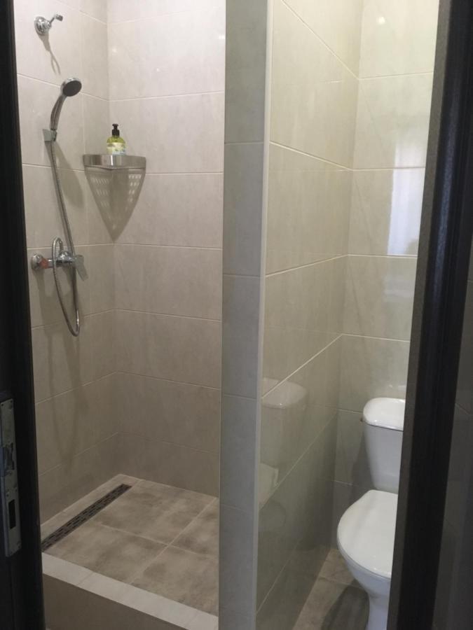 Mini-Hotel Neptun Ρίβνε Εξωτερικό φωτογραφία