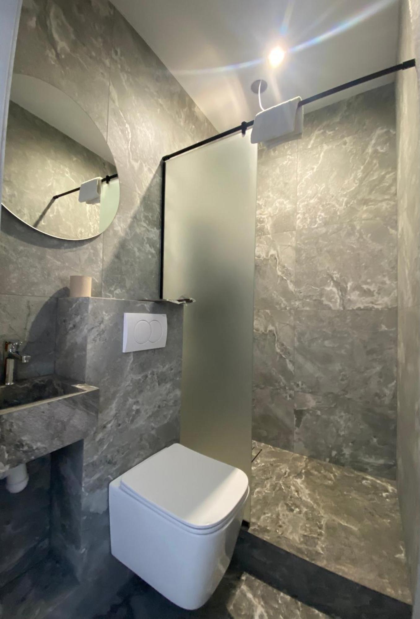 Mini-Hotel Neptun Ρίβνε Εξωτερικό φωτογραφία