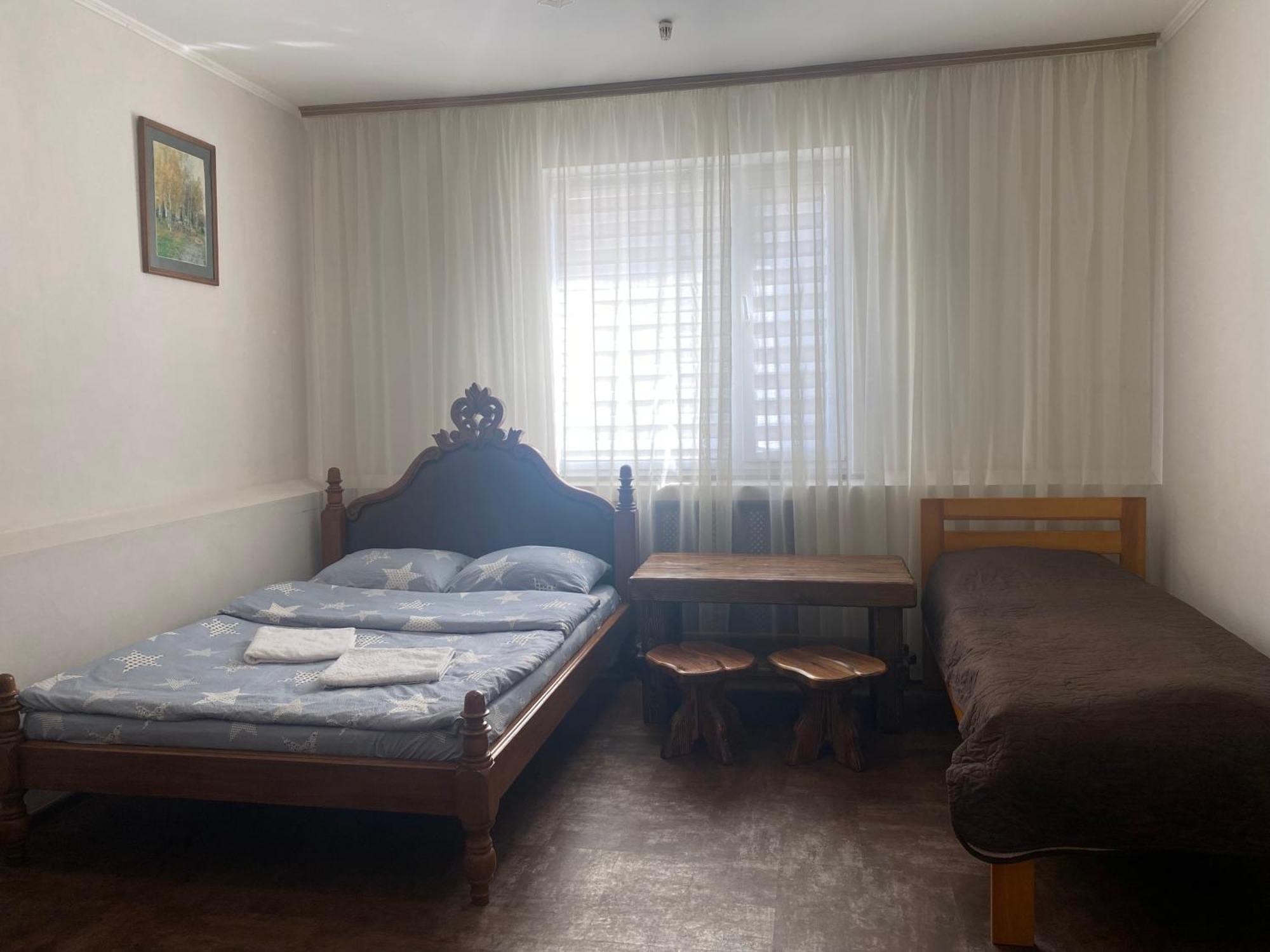 Mini-Hotel Neptun Ρίβνε Εξωτερικό φωτογραφία