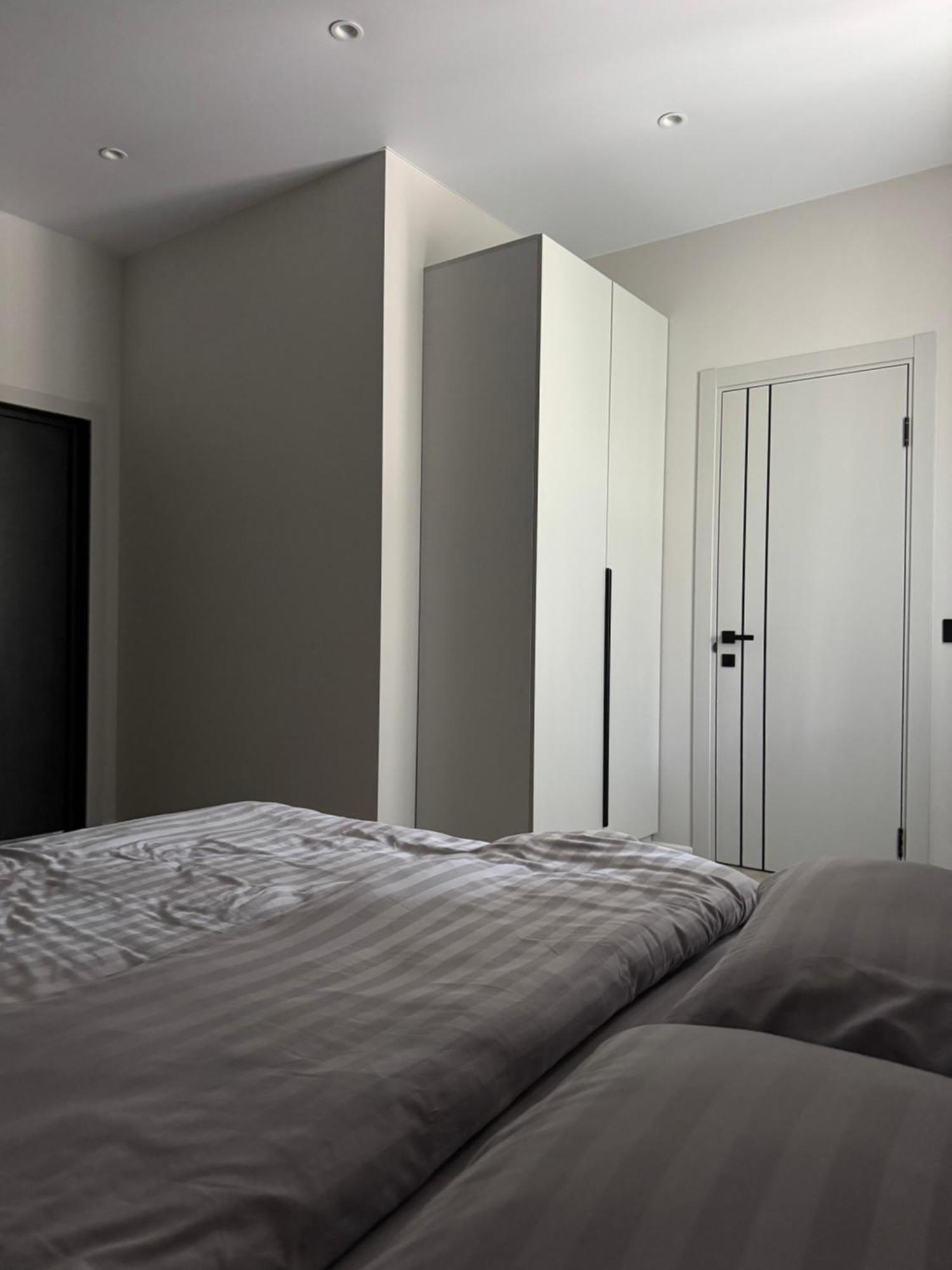 Mini-Hotel Neptun Ρίβνε Εξωτερικό φωτογραφία