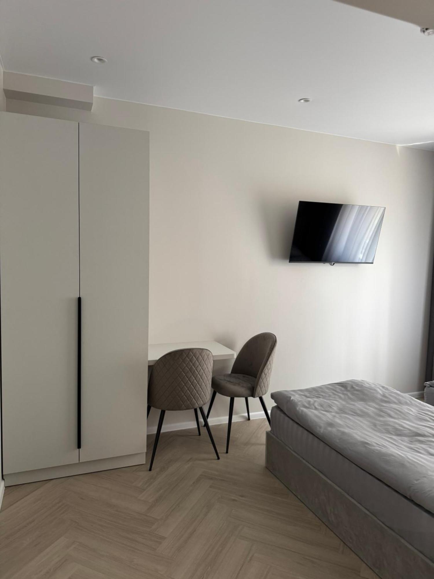 Mini-Hotel Neptun Ρίβνε Εξωτερικό φωτογραφία