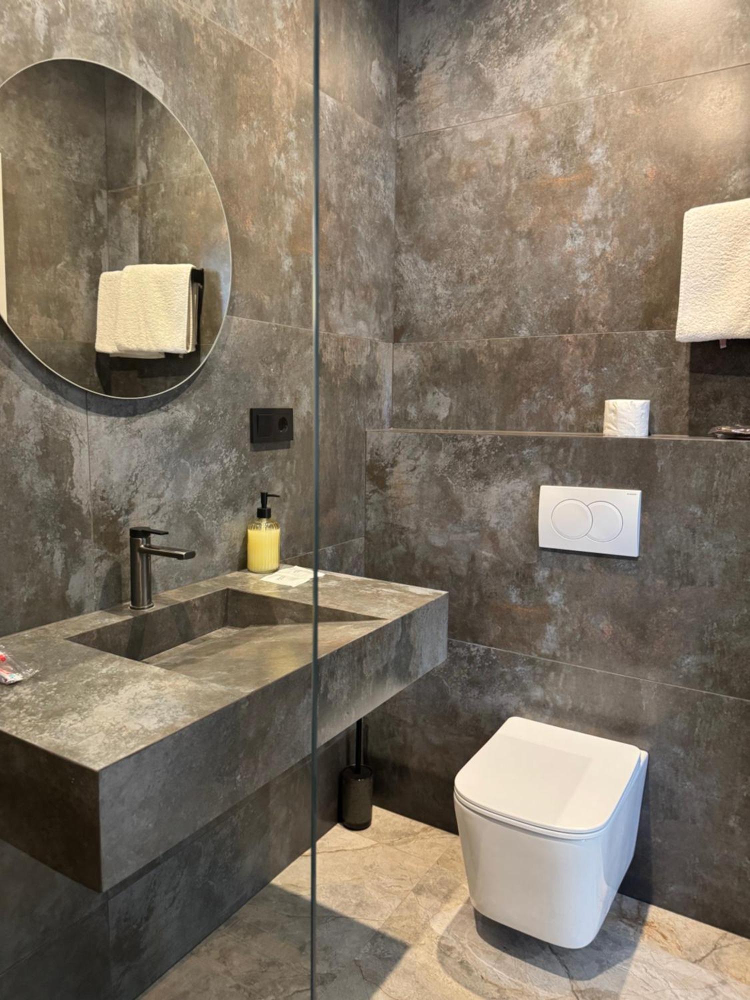 Mini-Hotel Neptun Ρίβνε Εξωτερικό φωτογραφία